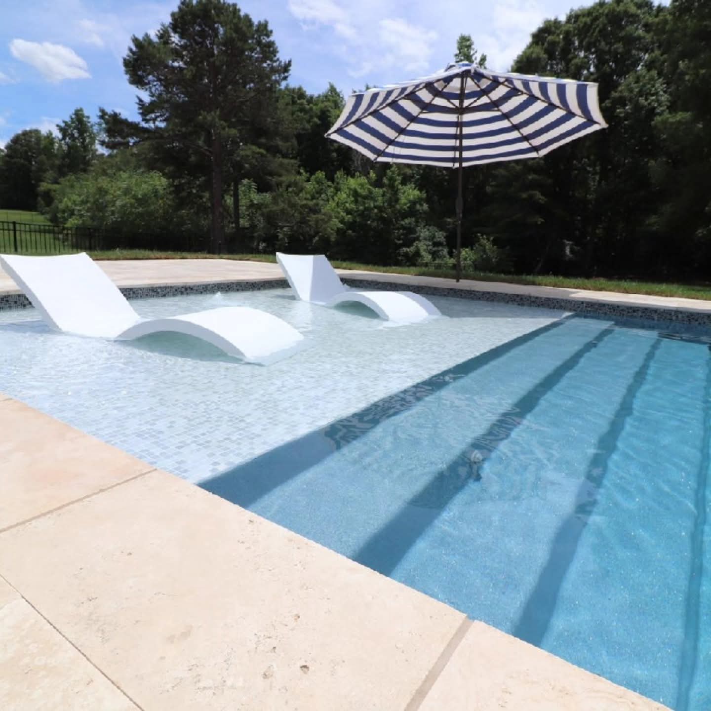 Tanning Ledge with Loungers San Juan fiberglass pool